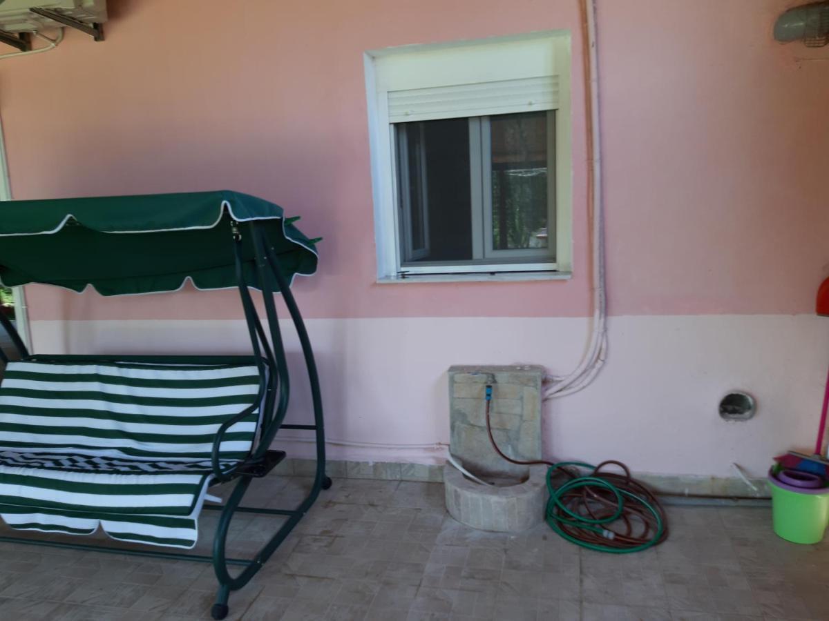 Maria Lemoni Swimming Pool Apartment Nea Skioni Buitenkant foto