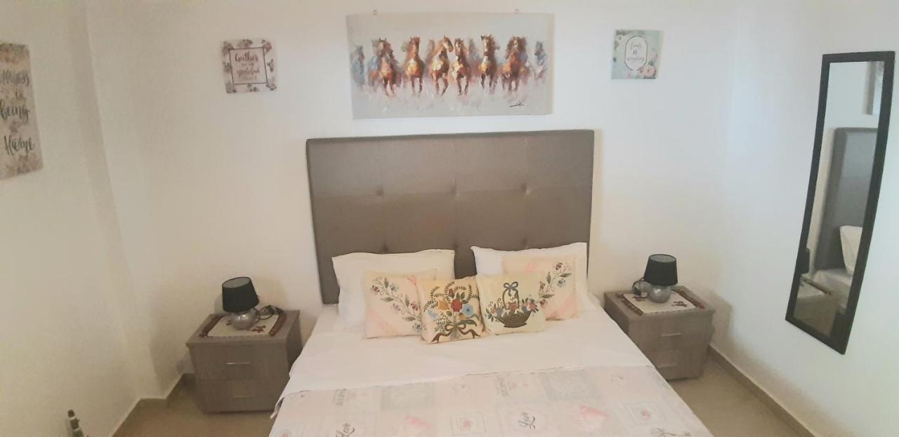 Maria Lemoni Swimming Pool Apartment Nea Skioni Buitenkant foto
