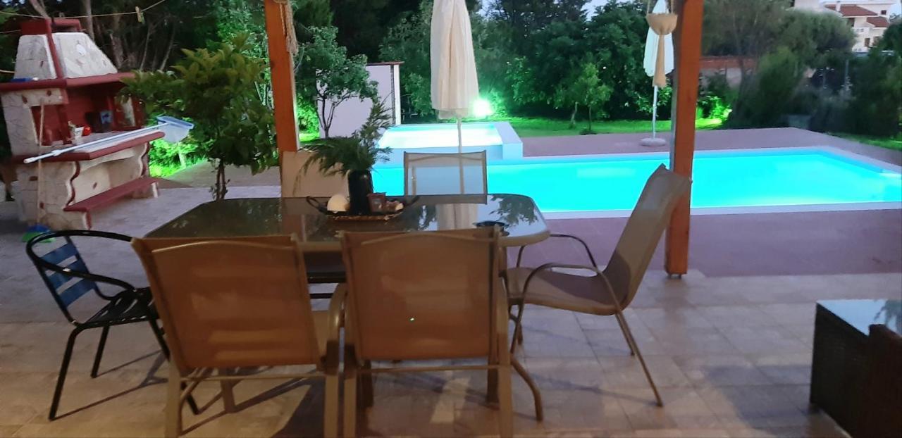Maria Lemoni Swimming Pool Apartment Nea Skioni Buitenkant foto