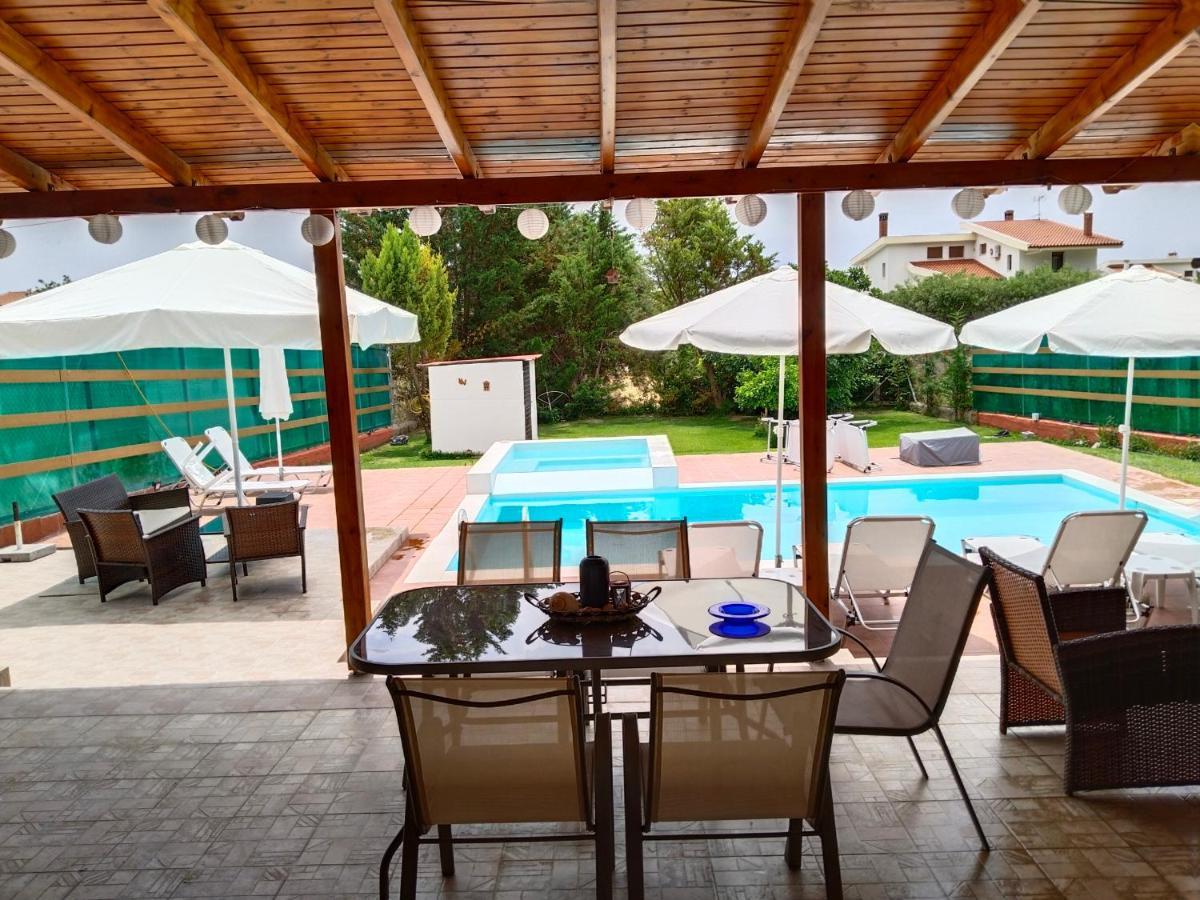 Maria Lemoni Swimming Pool Apartment Nea Skioni Buitenkant foto