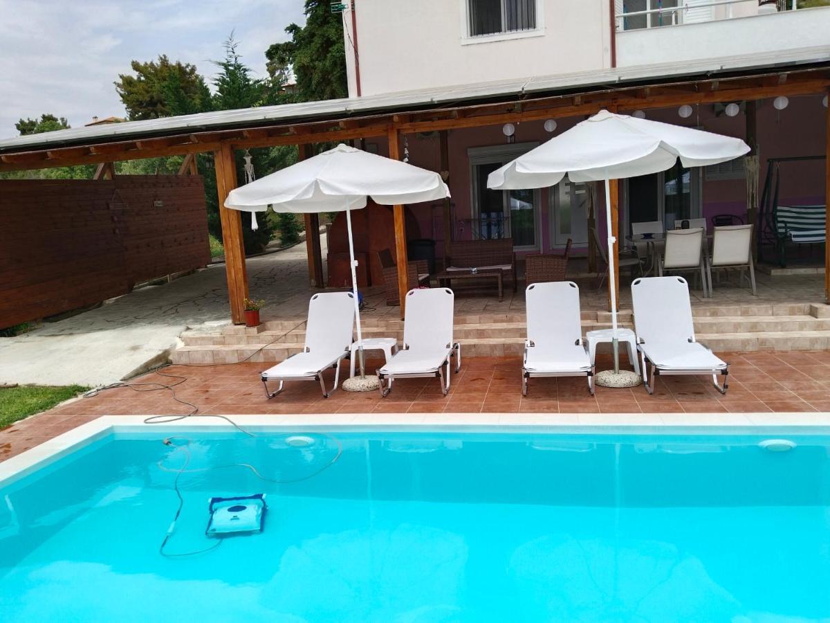 Maria Lemoni Swimming Pool Apartment Nea Skioni Buitenkant foto