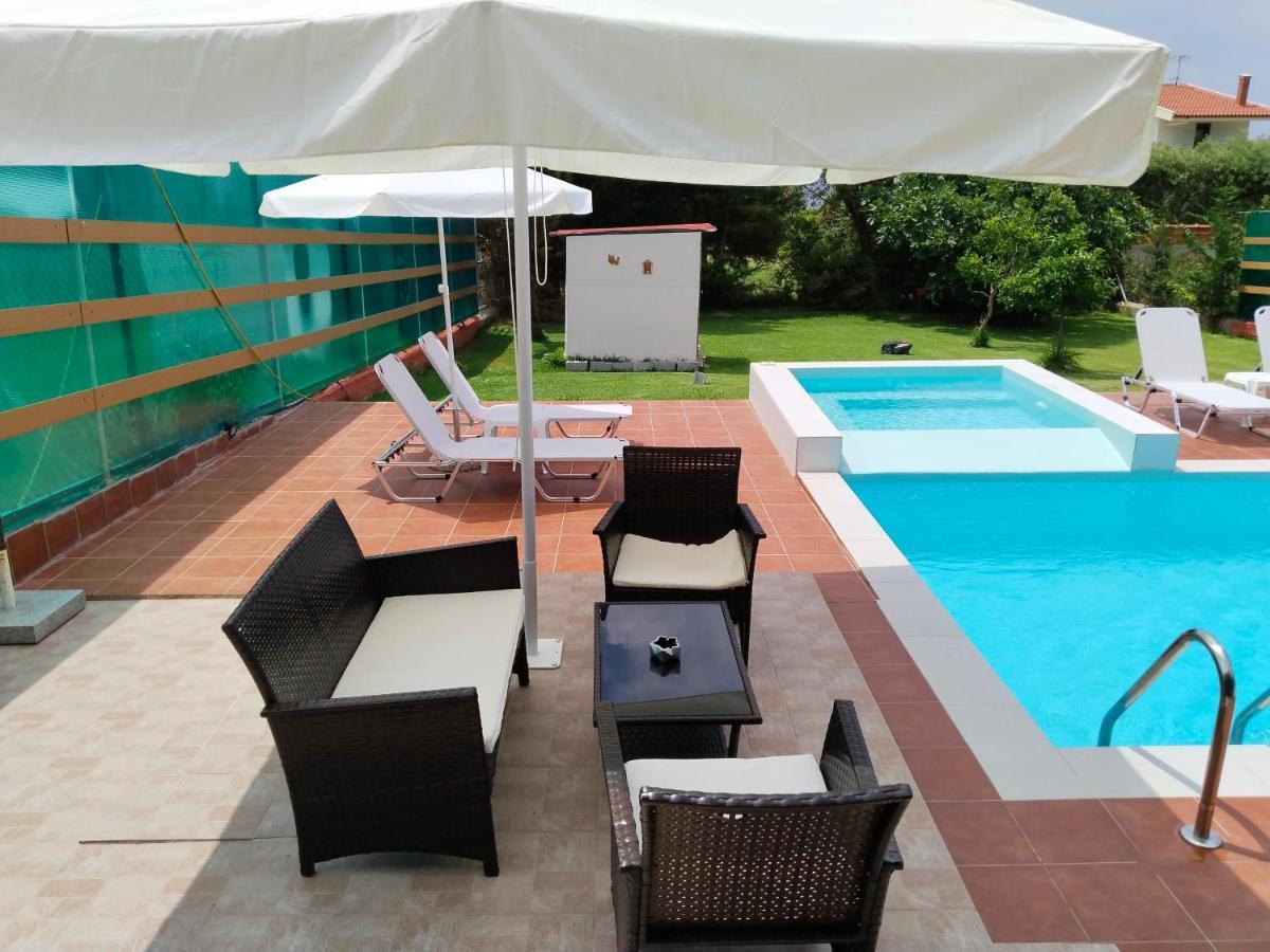 Maria Lemoni Swimming Pool Apartment Nea Skioni Buitenkant foto